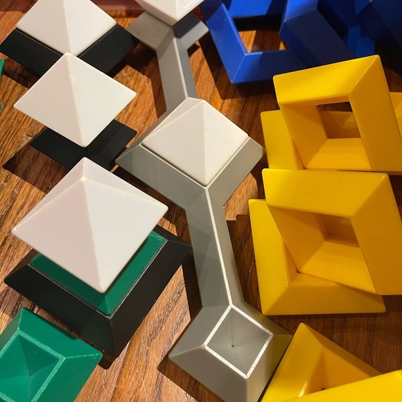 Learning Resources Wedgits 25 pieces and storage box - Picture 3 of 10